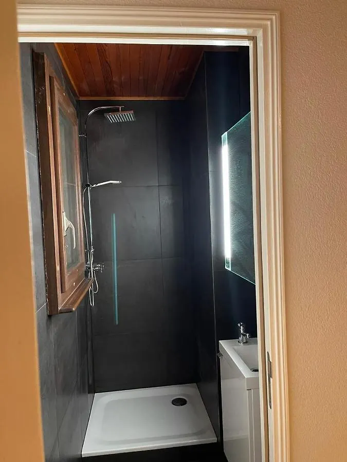 ז'נבה 5 Rooms In The Same House 0*,  שוויץ
